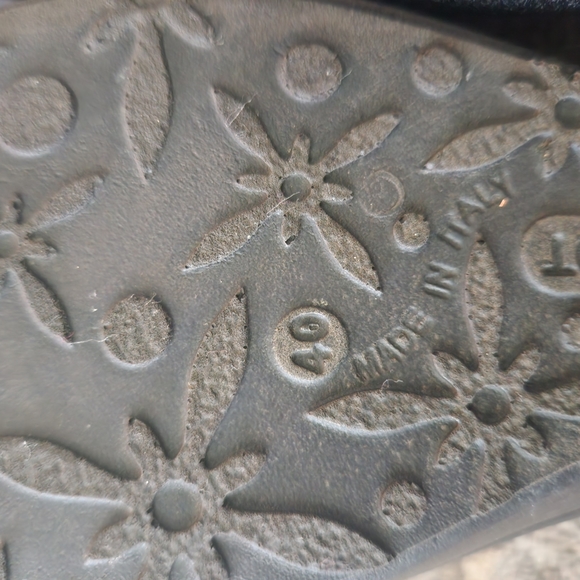 Women's Black Slide Wedge Sandals - Picture 6 of 6